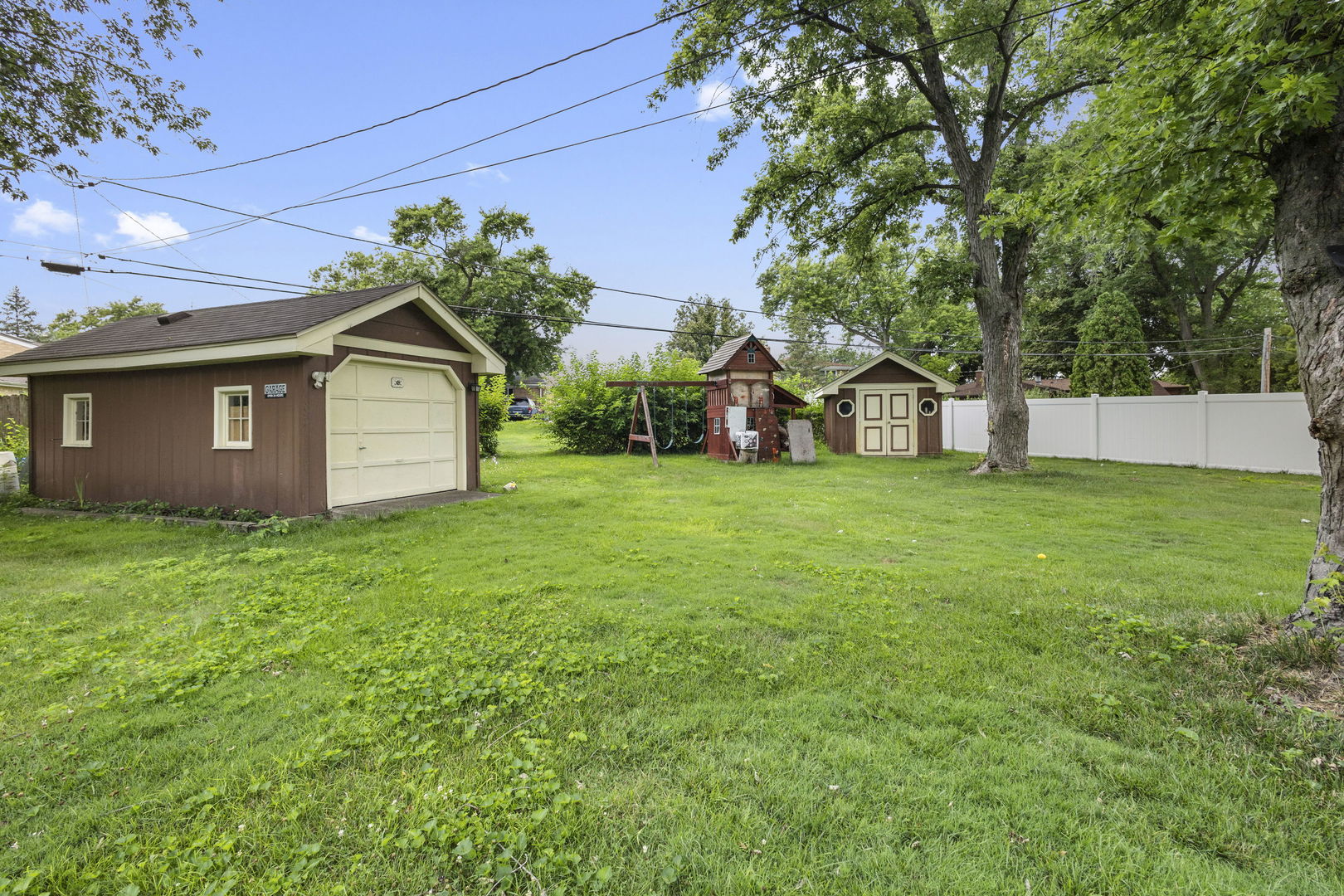 13064 S 71st Avenue Property Photo 16