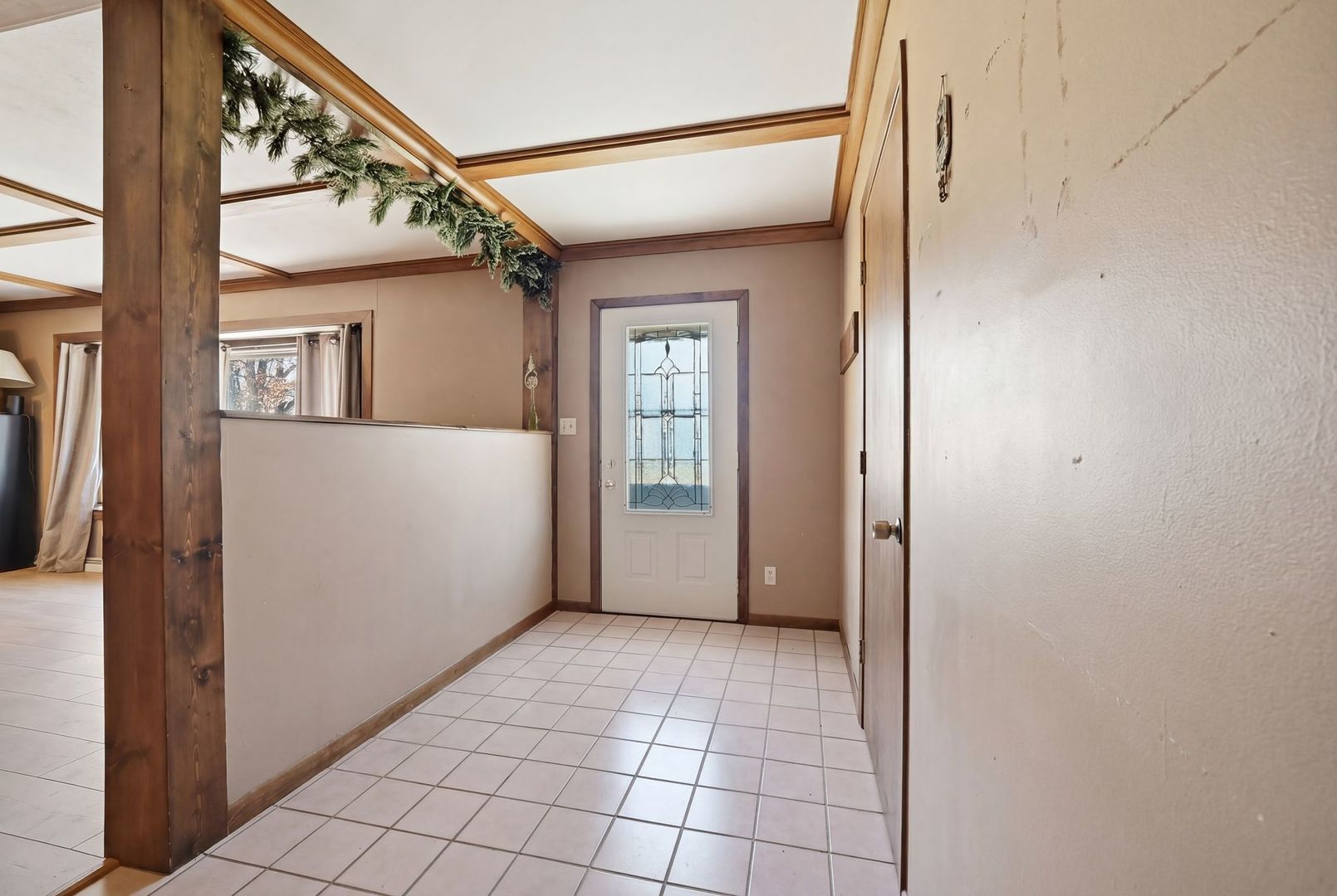 2594 E 1069th Road Property Photo 4