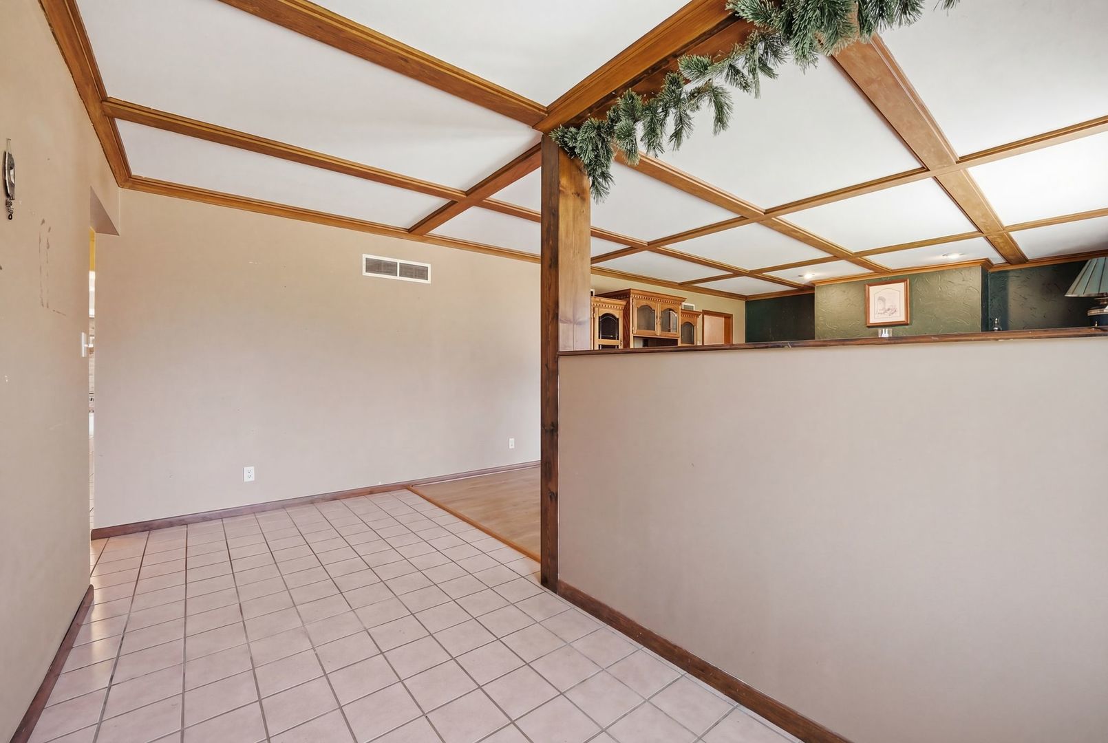 2594 E 1069th Road Property Photo 5