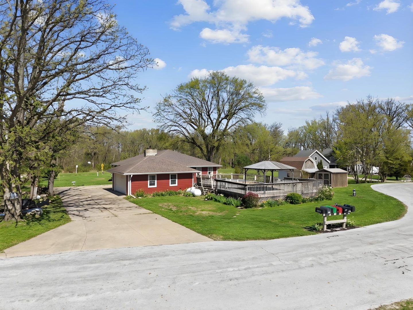 2594 E 1069th Road Property Photo 43