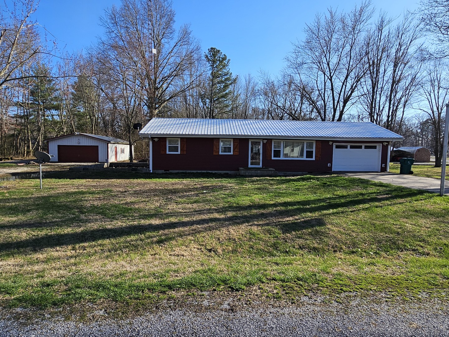 111 W Hickory Street Property Photo 3