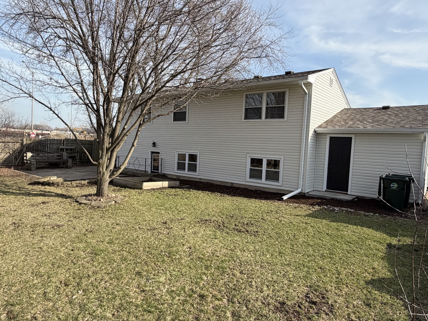1534 E Palatine Road Property Photo 3