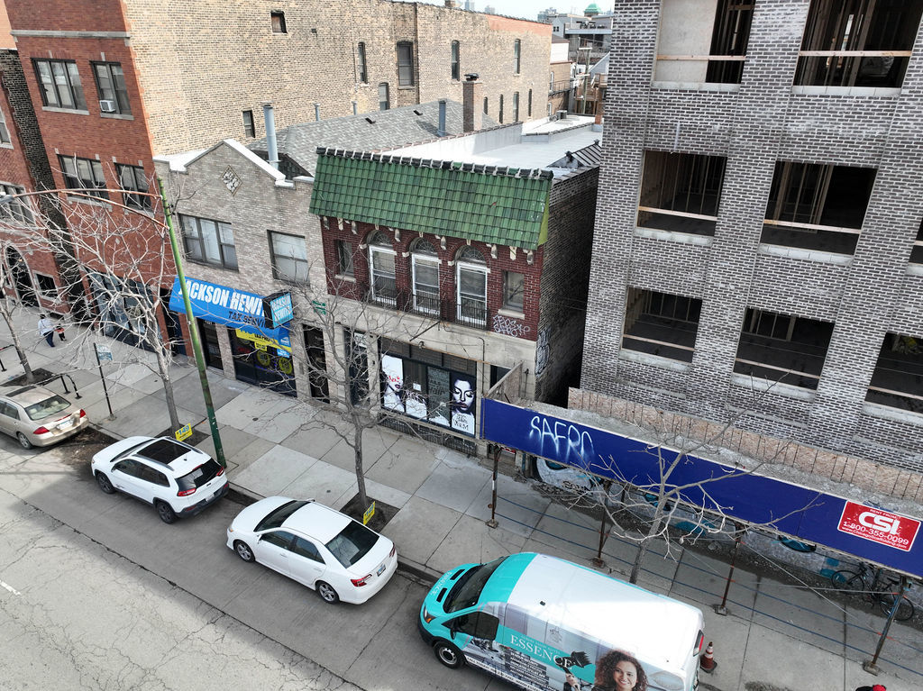 1325 N Ashland Avenue Property Photo 3