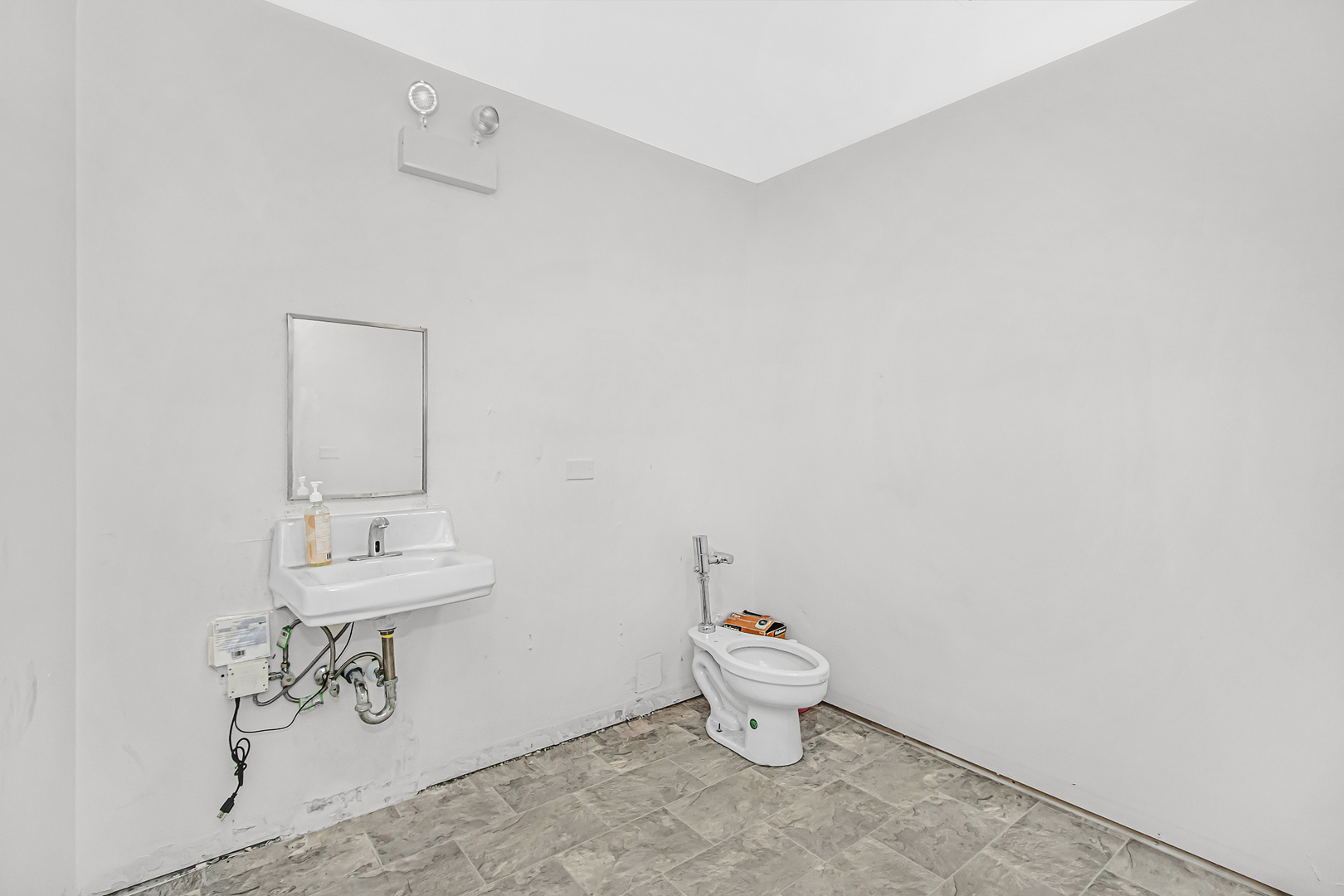 12598287 Property Photo 15