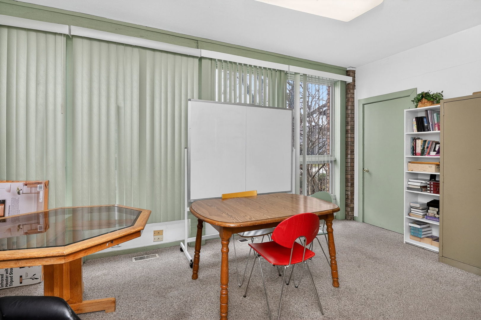 308 W Robinhood Way Property Photo 10
