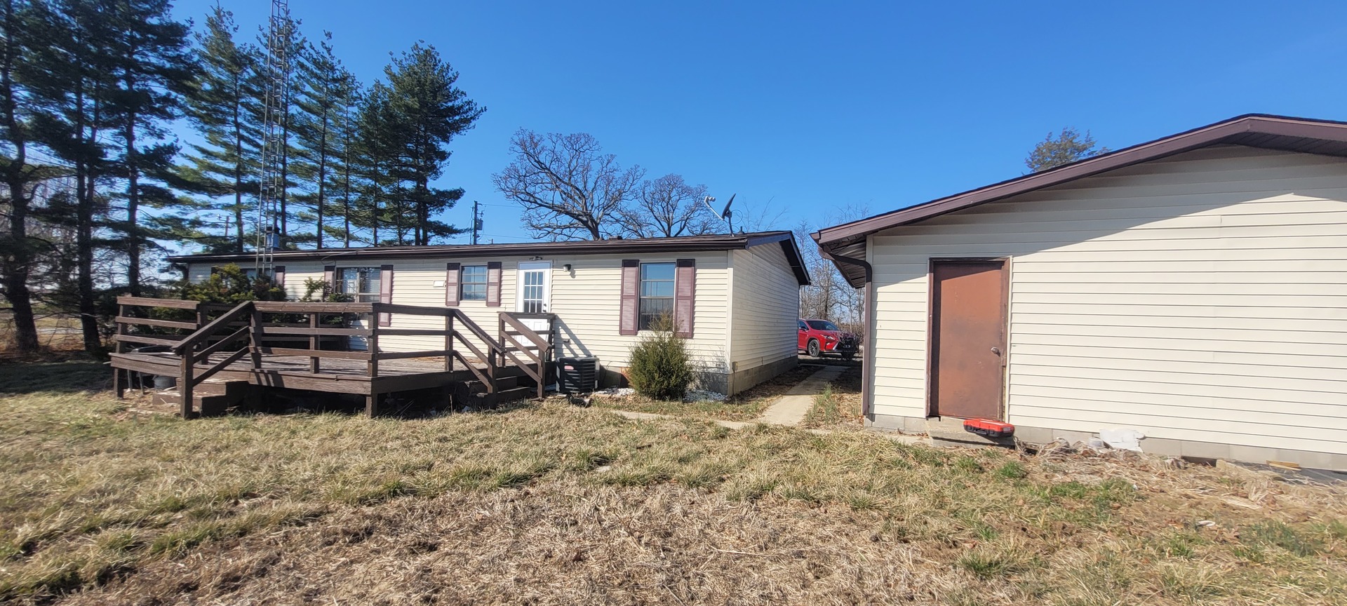 15400 N Heron Lane Property Photo 2