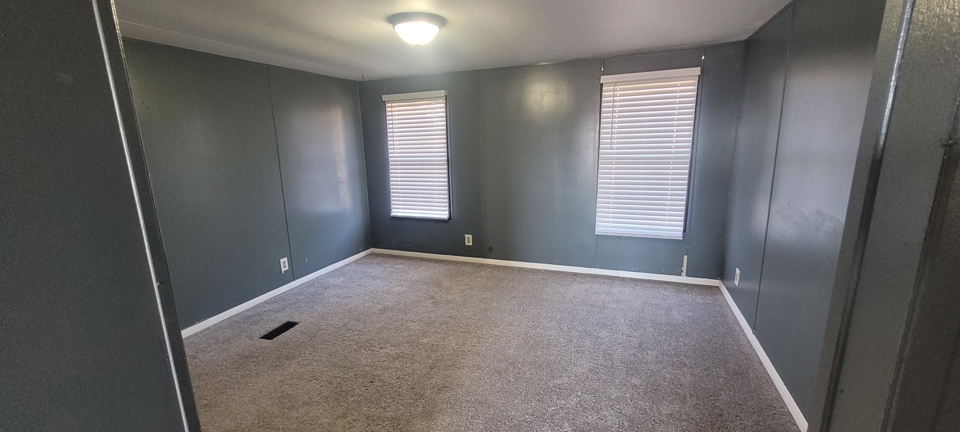 15400 N Heron Lane Property Photo 8