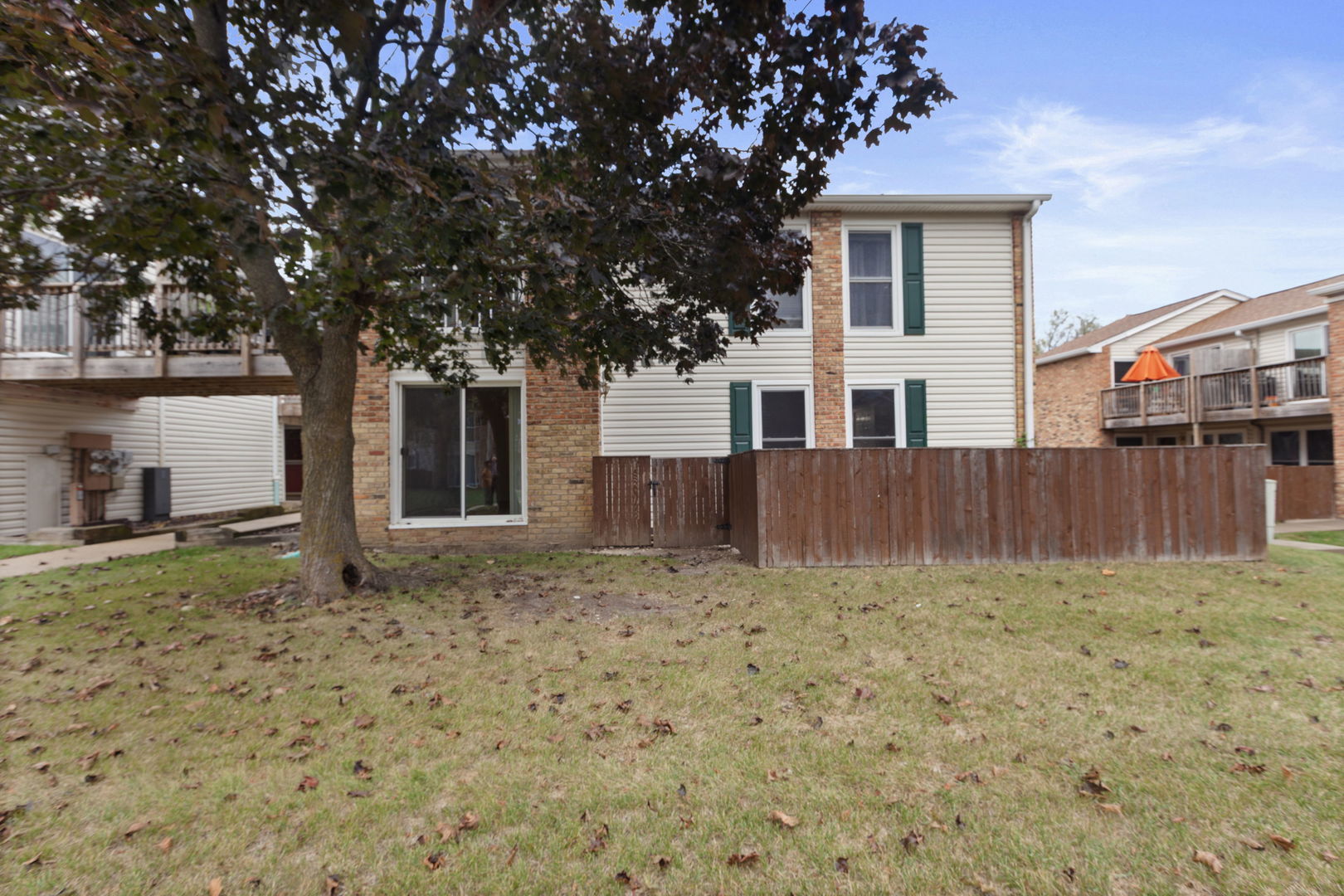 1975 Kenilworth Circle B Property Photo 2