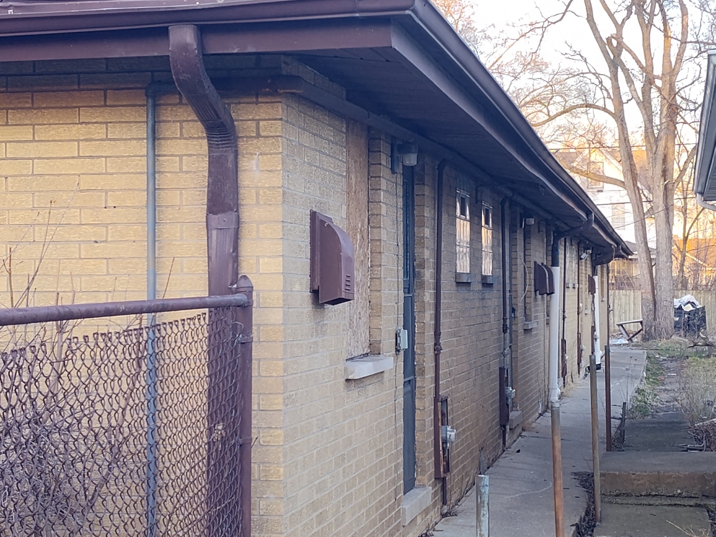 15731 Lexington Avenue Property Photo 4
