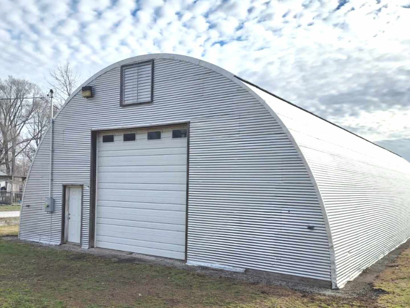 109 E South Street Property Photo 1
