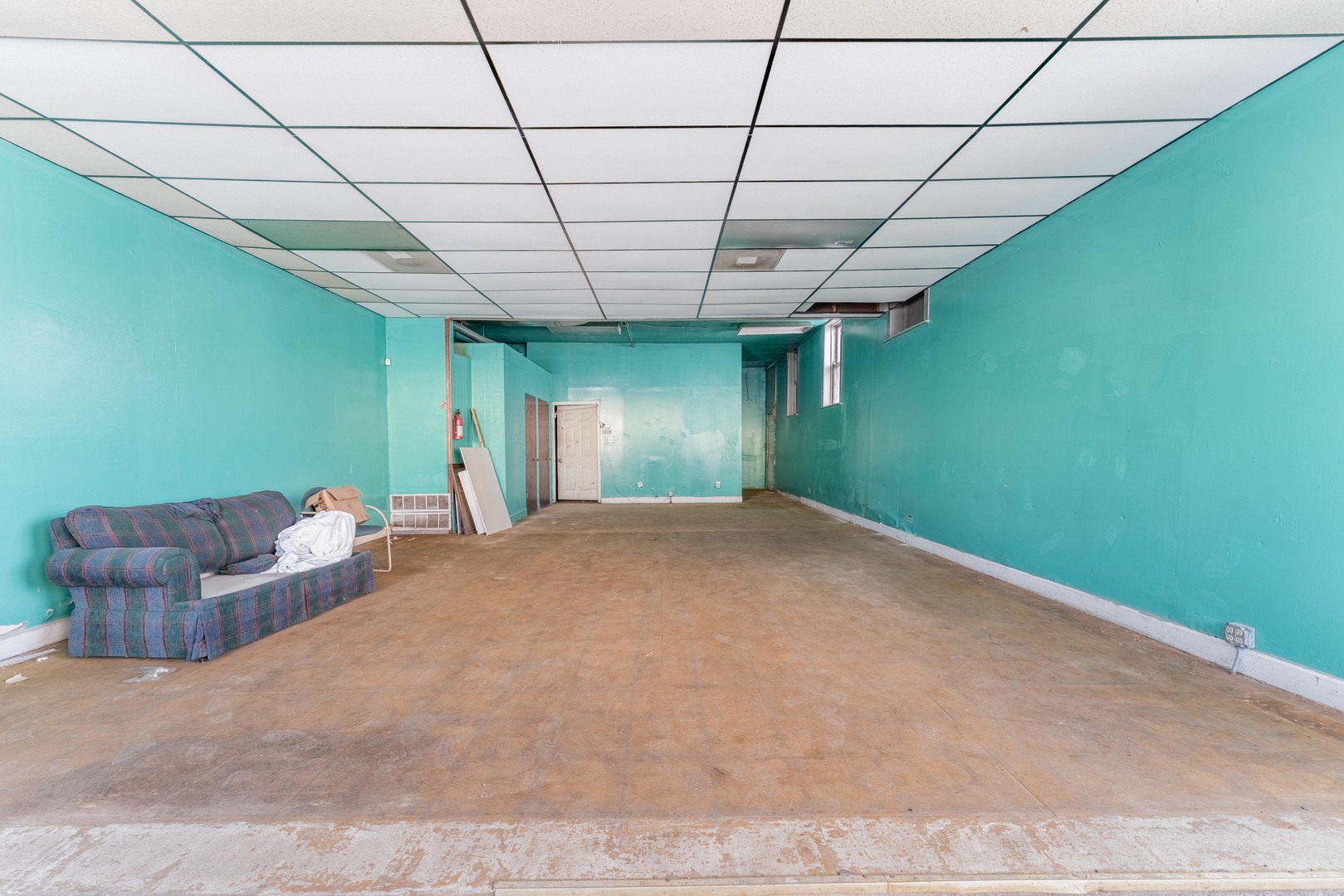 3259 W Cermak Road Property Photo 3