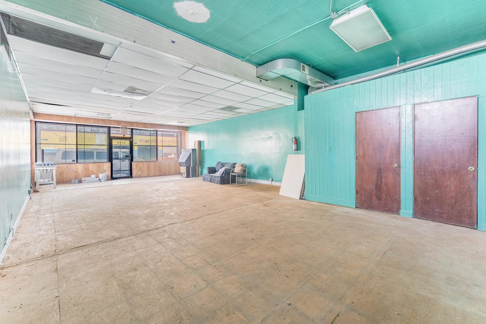 3259 W Cermak Road Property Photo 4
