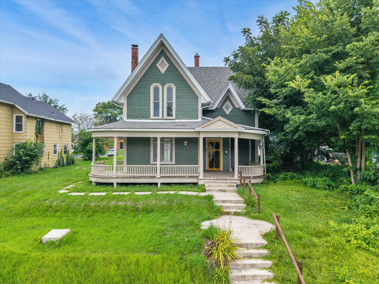1210 TREMONT Avenue Property Photo 1