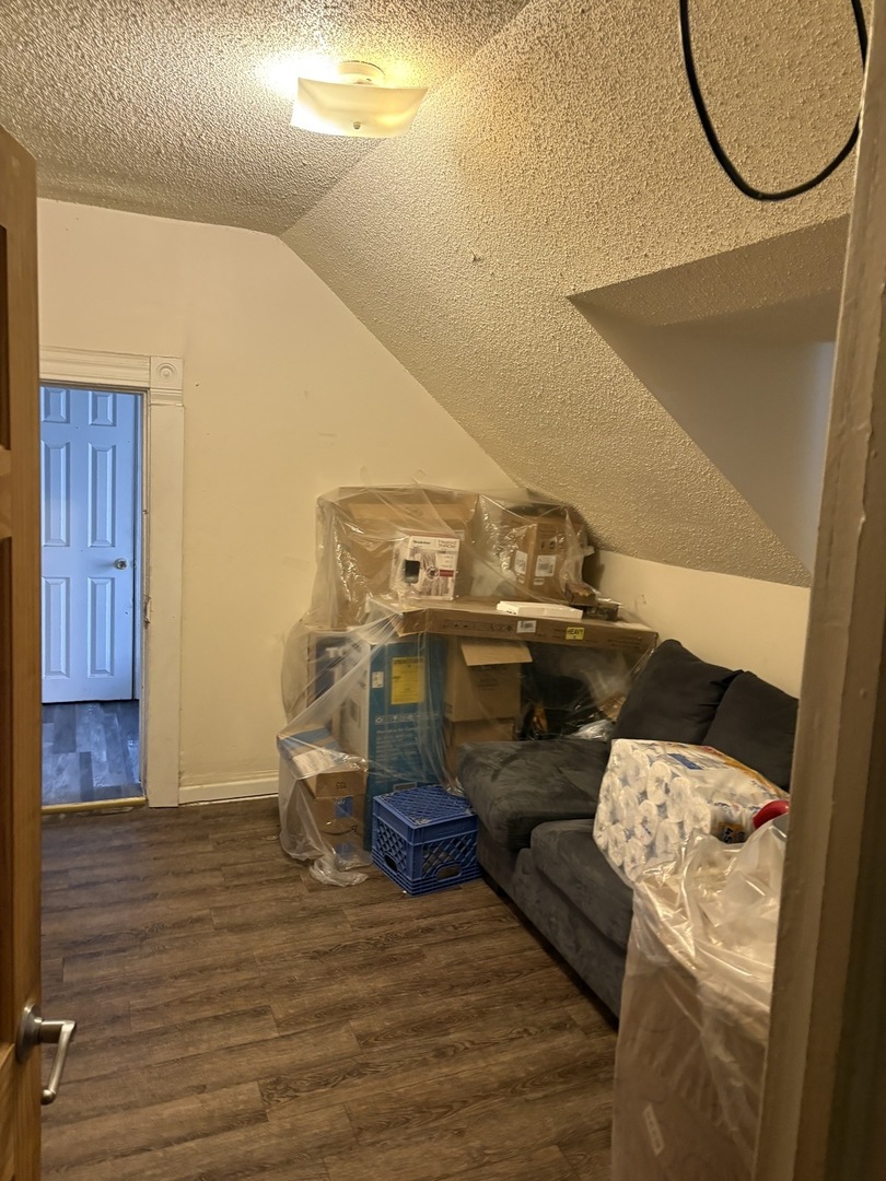 10230 S Parnell Avenue Property Photo 10
