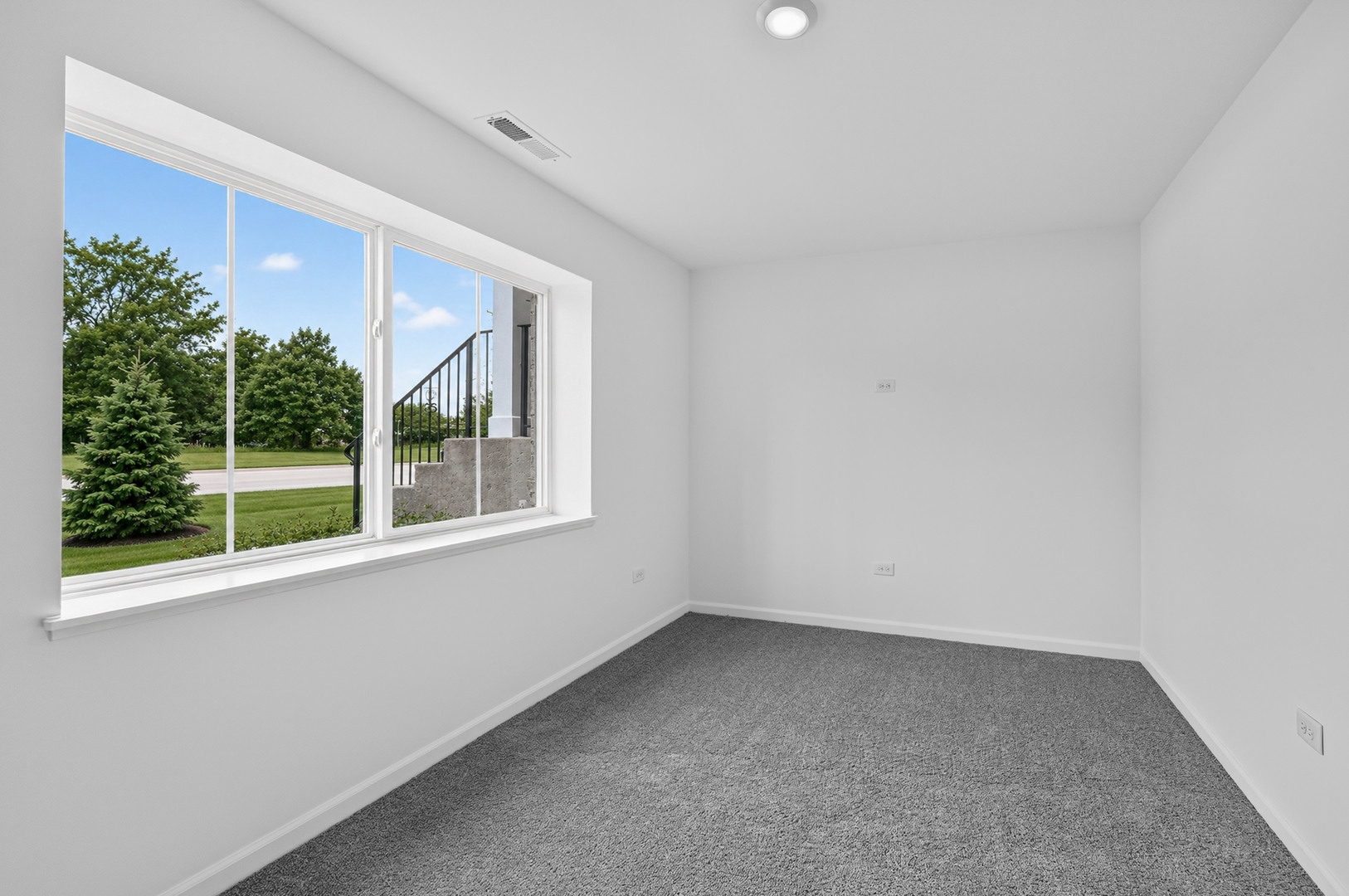 168 E Berkshire Drive Property Photo 4