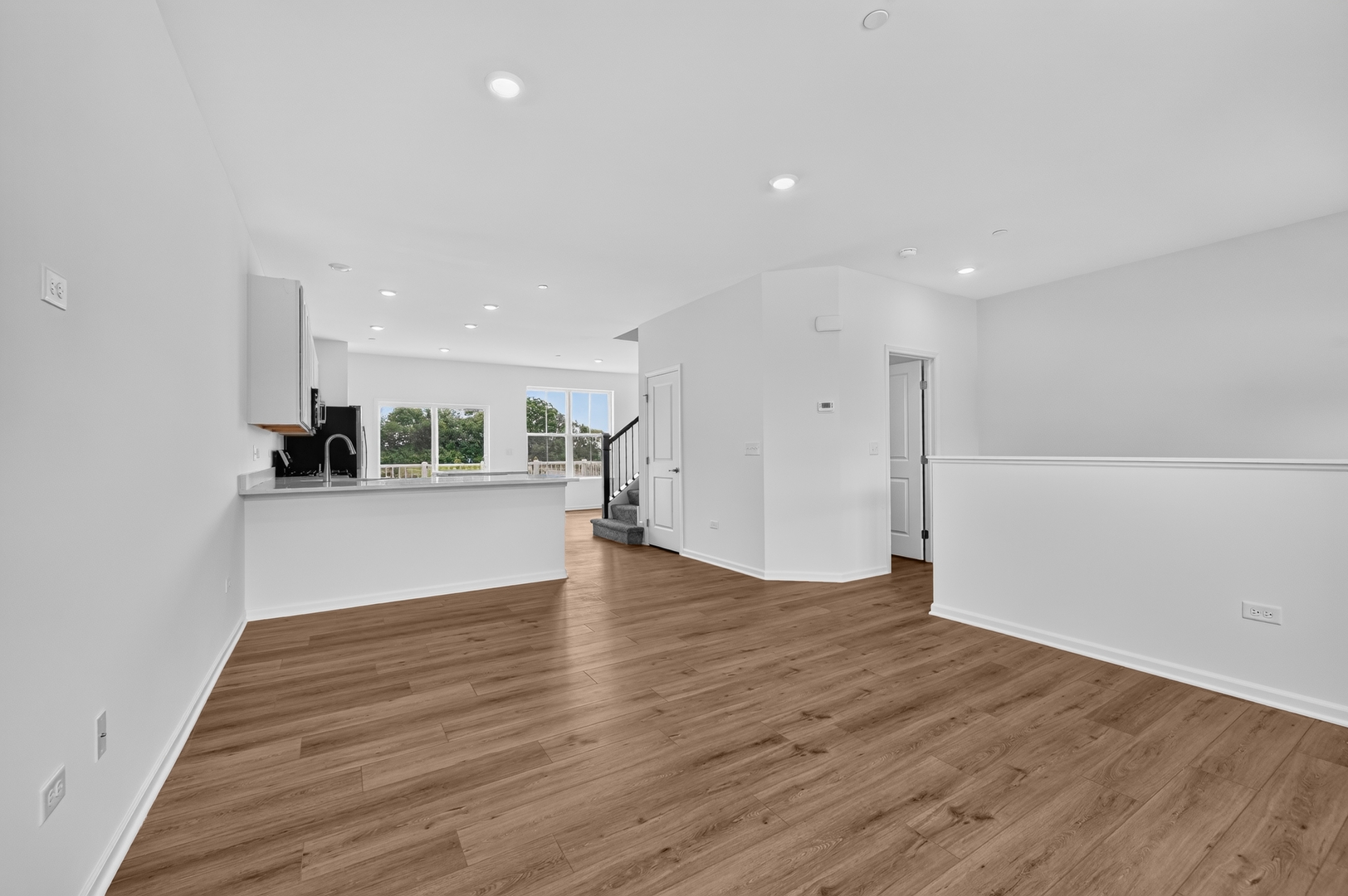 168 E Berkshire Drive Property Photo 6