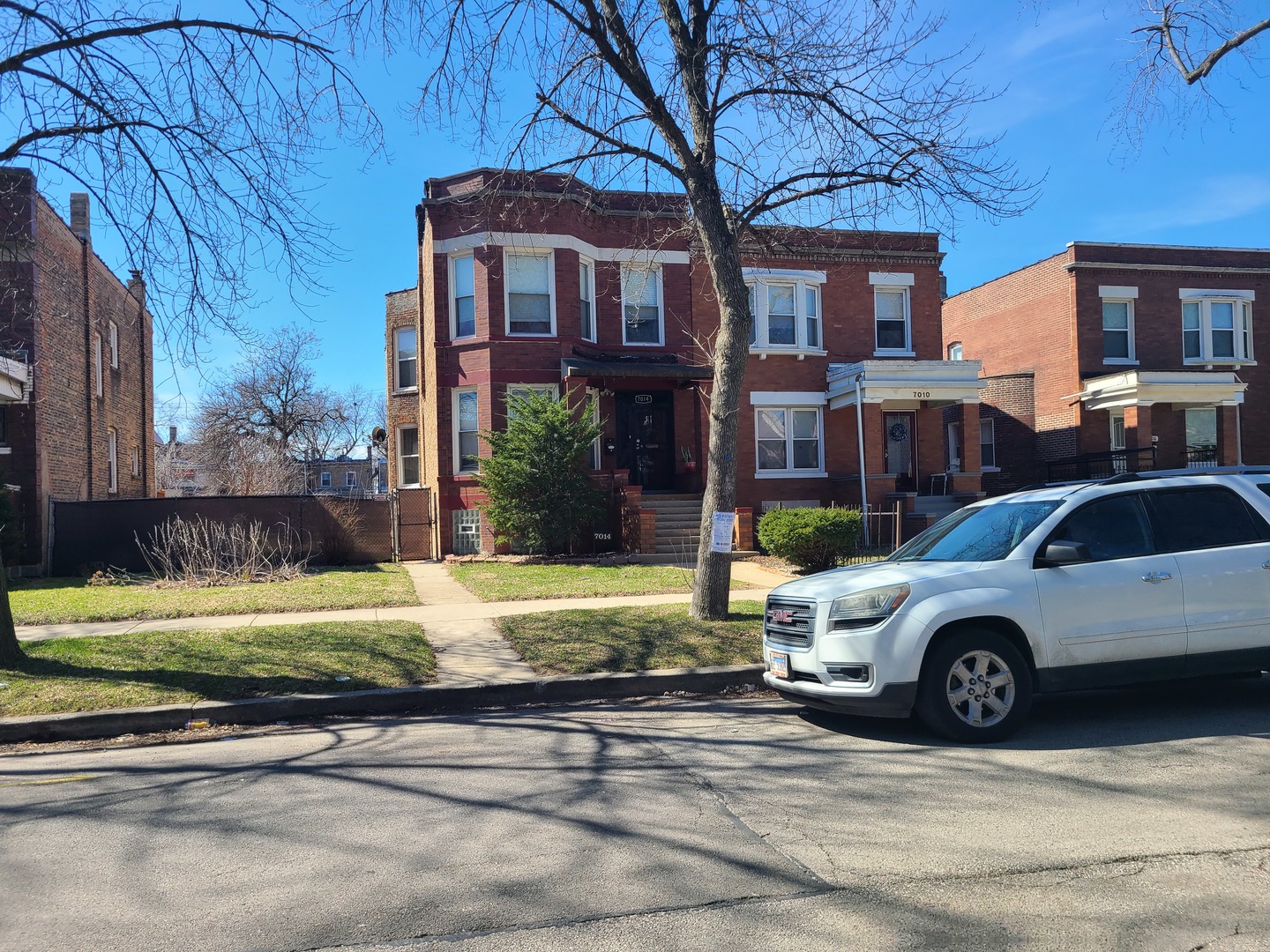 7014 S Calumet Avenue Property Photo 1