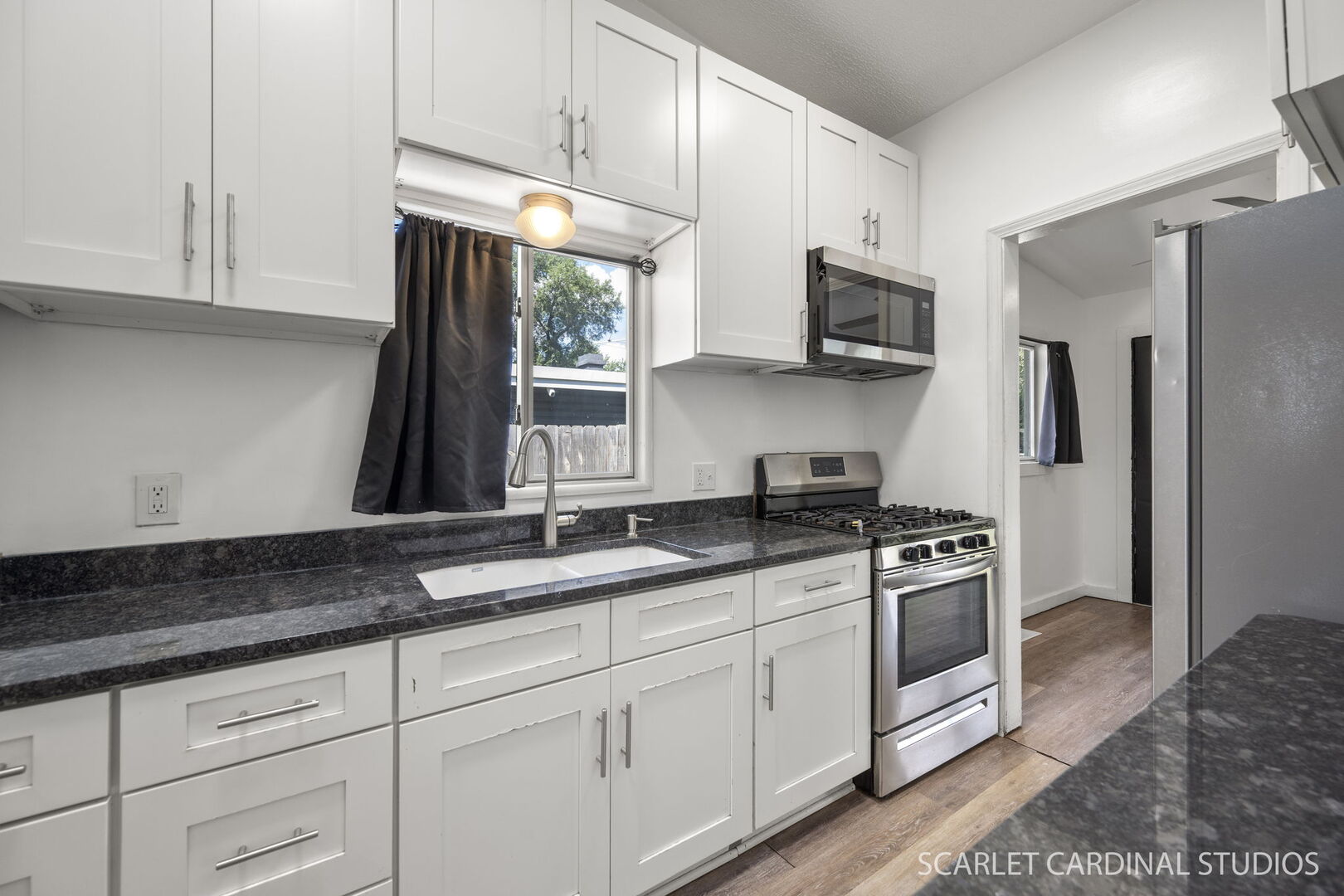 515 N Western Avenue Property Photo 9
