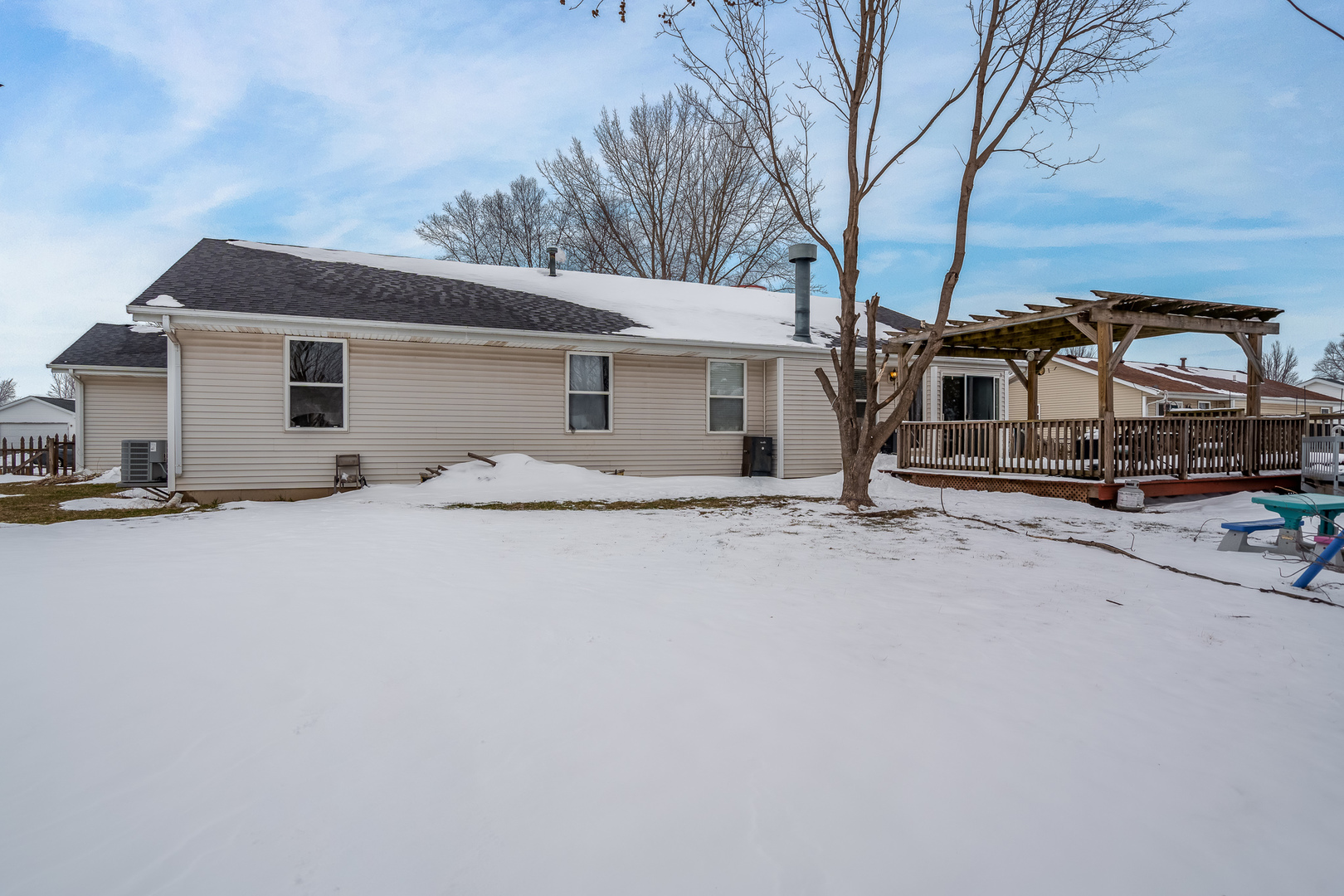 136 Harvest Glenn Drive Property Photo 13