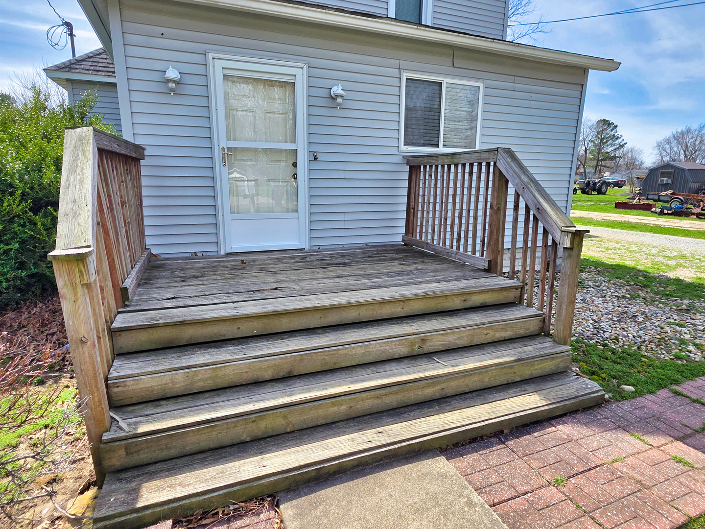 542 Vincennes Avenue Property Photo 8