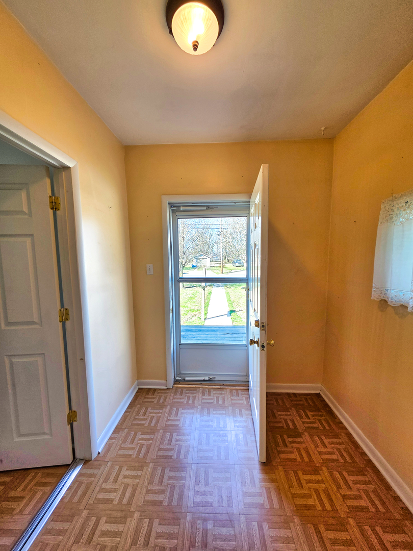542 Vincennes Avenue Property Photo 10