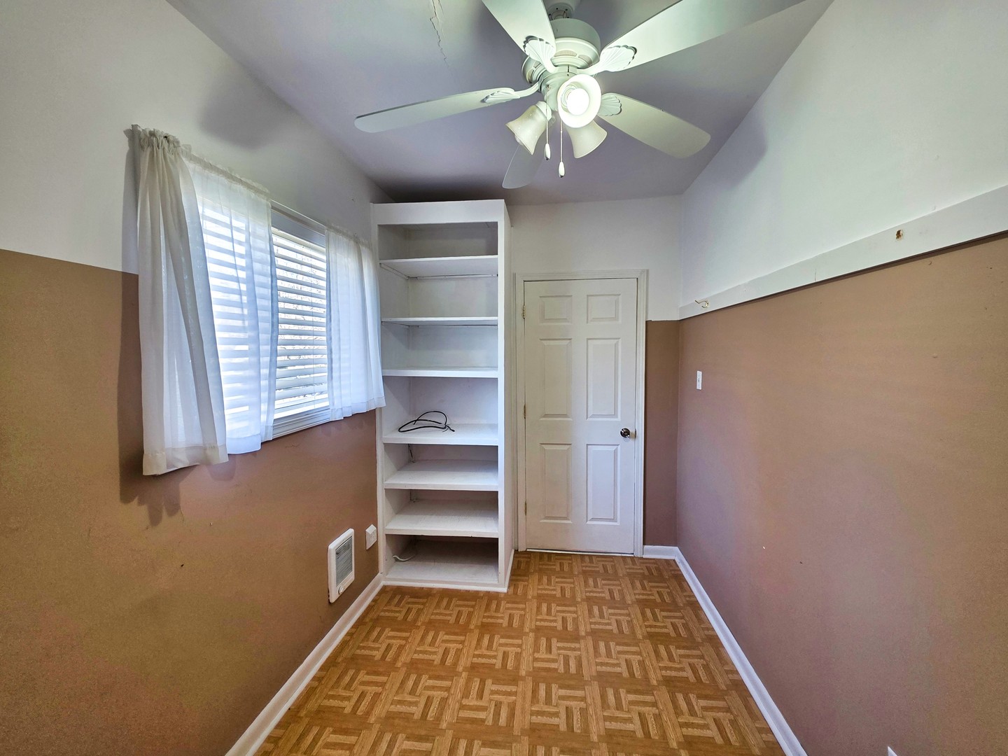 542 Vincennes Avenue Property Photo 14