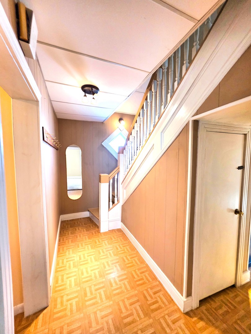 542 Vincennes Avenue Property Photo 18