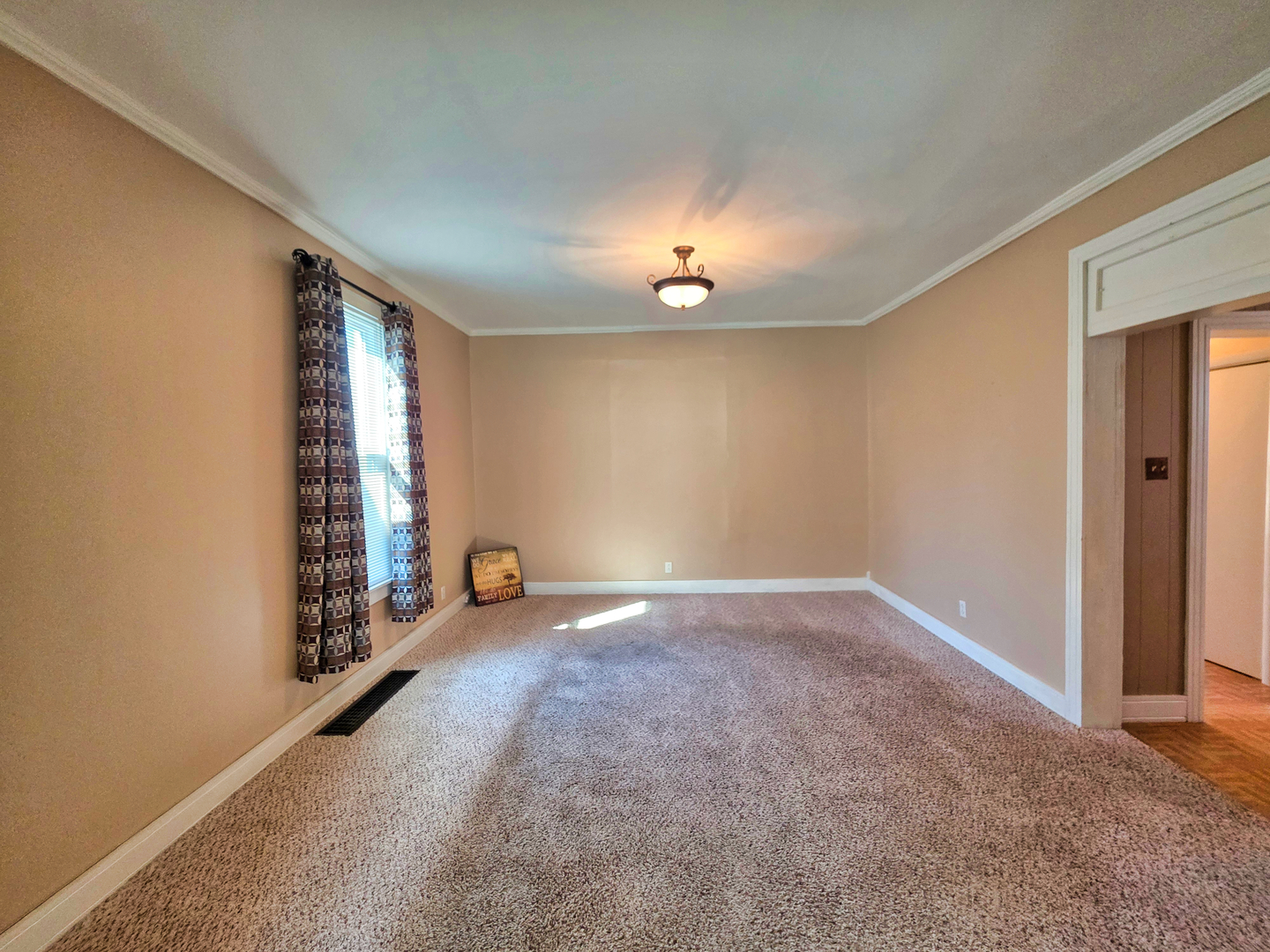 542 Vincennes Avenue Property Photo 21