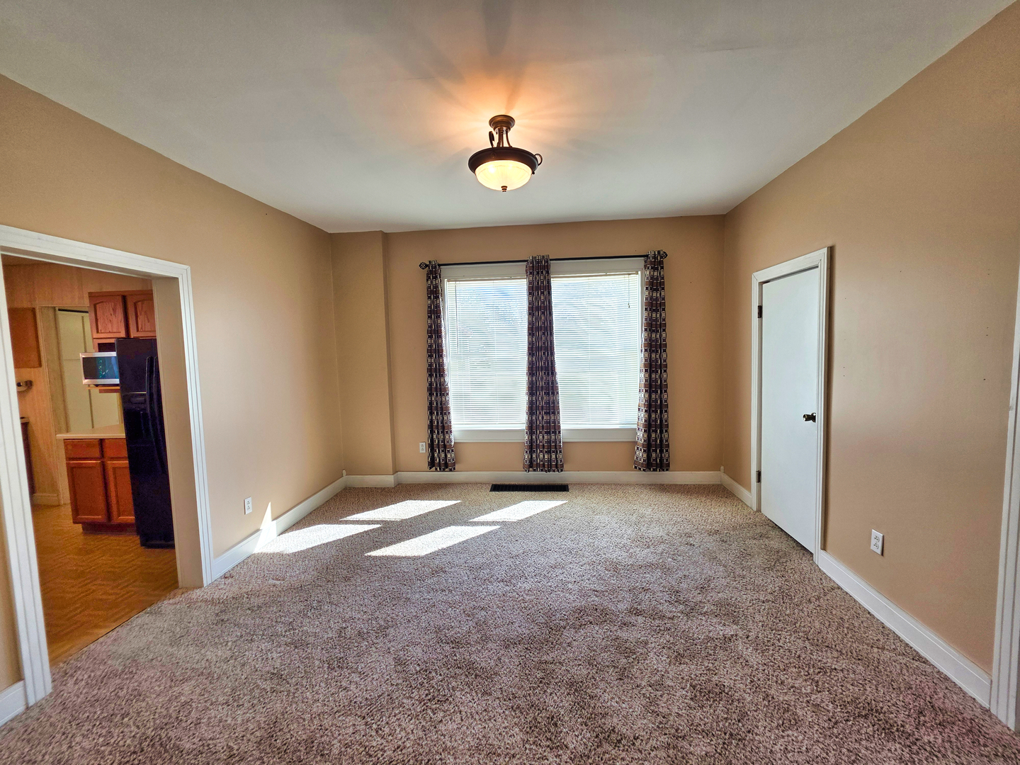 542 Vincennes Avenue Property Photo 22