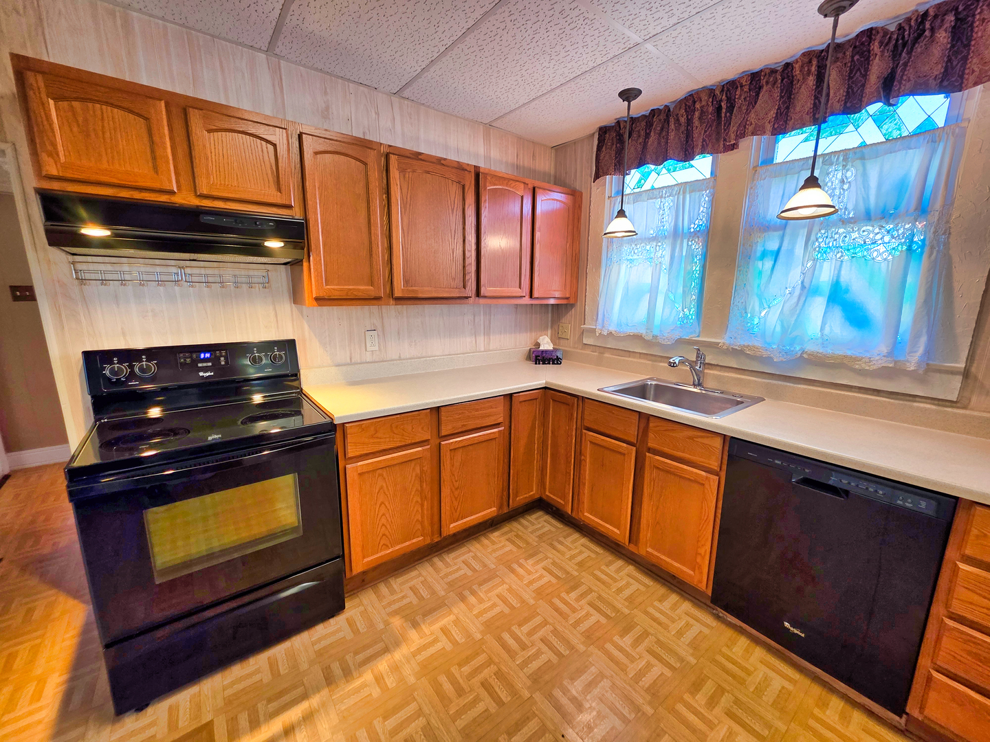 542 Vincennes Avenue Property Photo 25