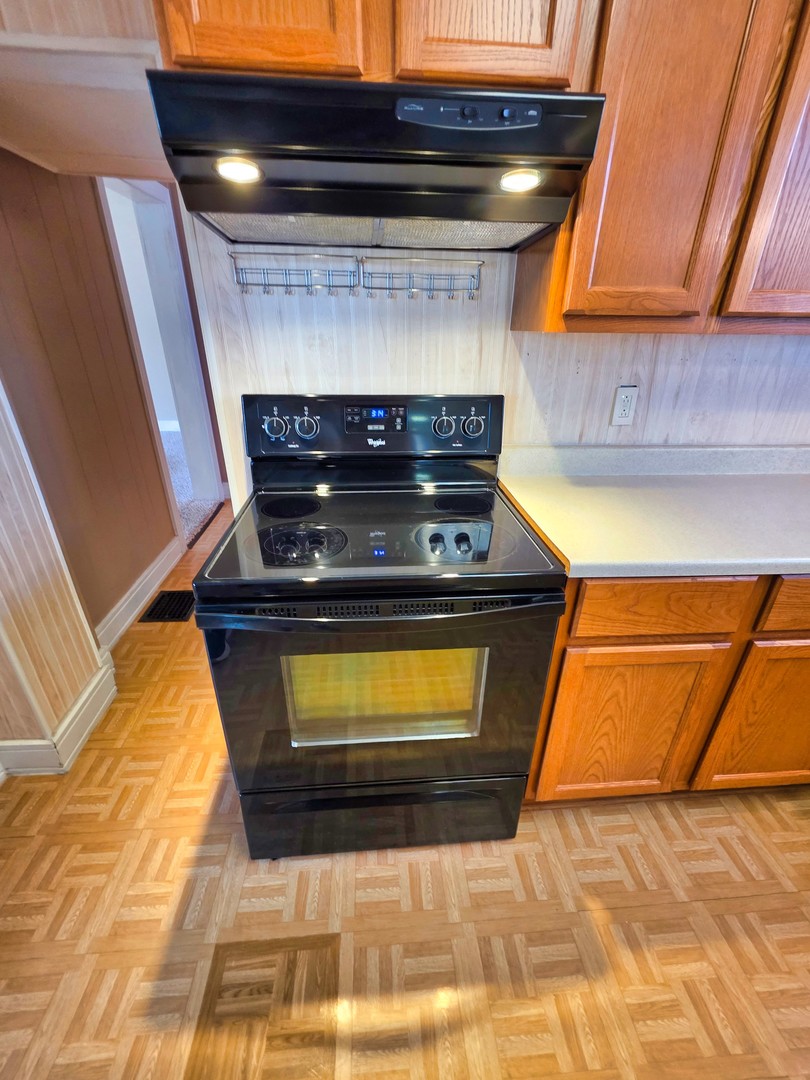 542 Vincennes Avenue Property Photo 26
