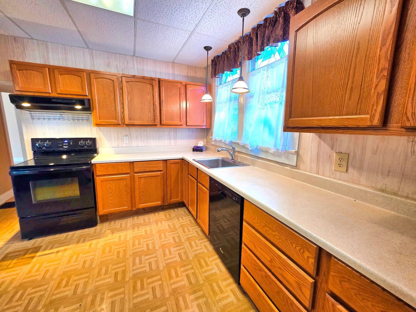542 Vincennes Avenue Property Photo 39