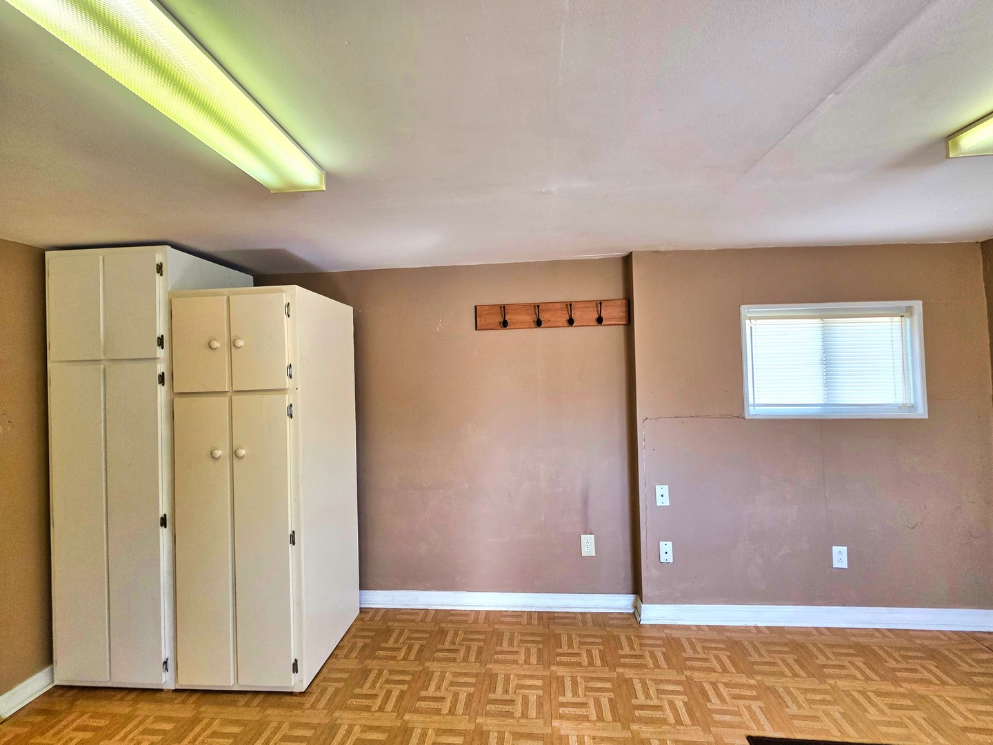 542 Vincennes Avenue Property Photo 41