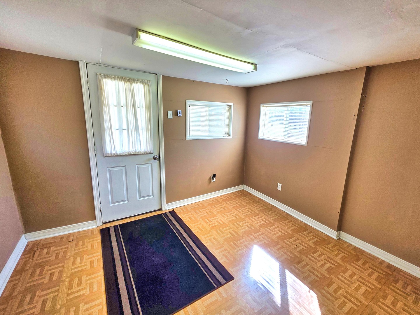 542 Vincennes Avenue Property Photo 43
