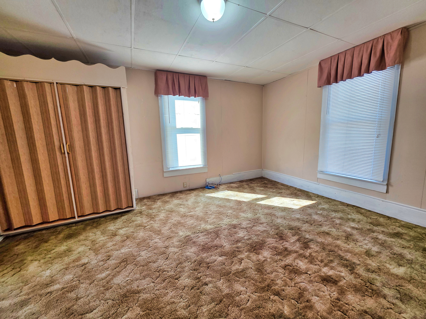 542 Vincennes Avenue Property Photo 62