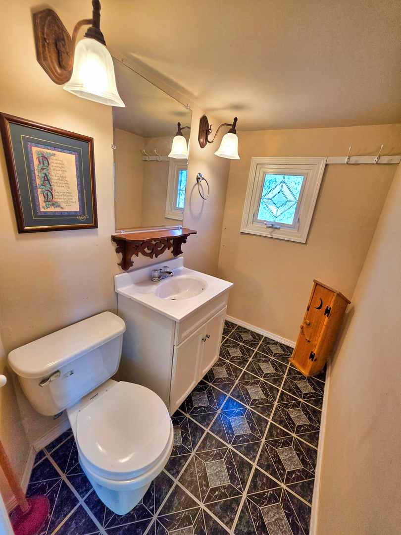 542 Vincennes Avenue Property Photo 66