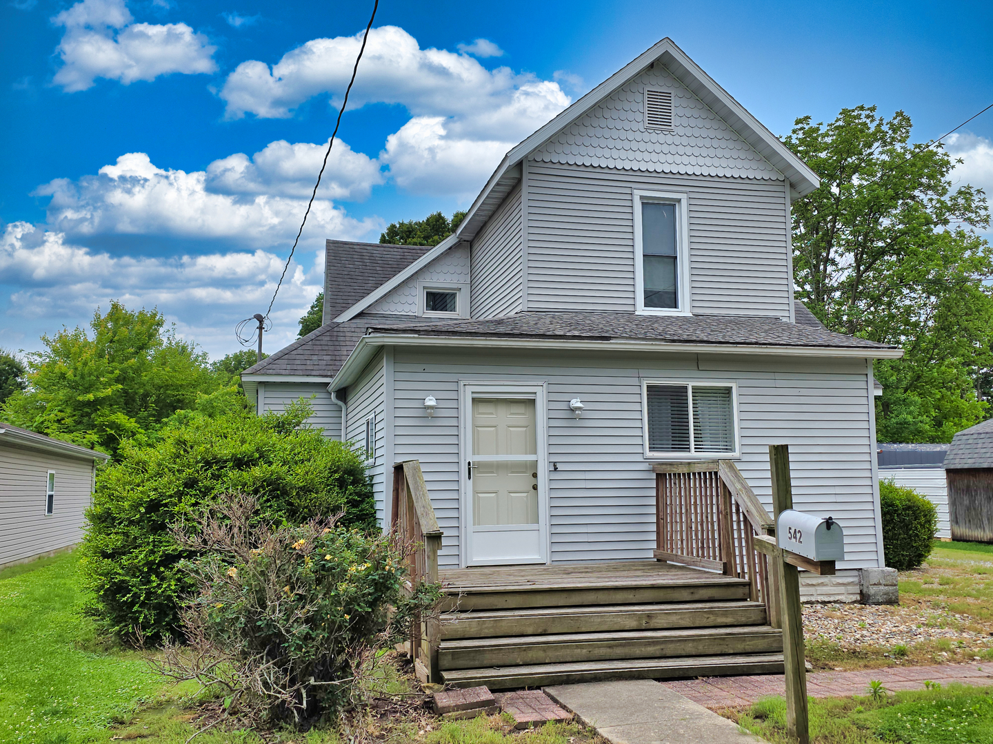542 Vincennes Avenue Property Photo 89
