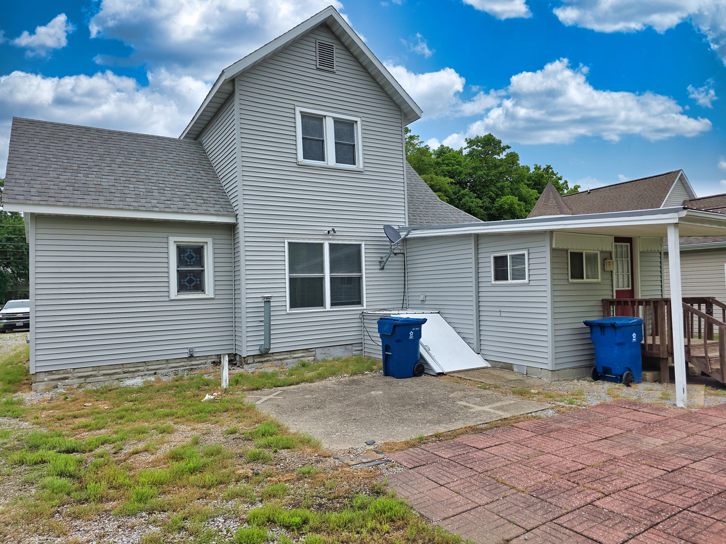 542 Vincennes Avenue Property Photo 93