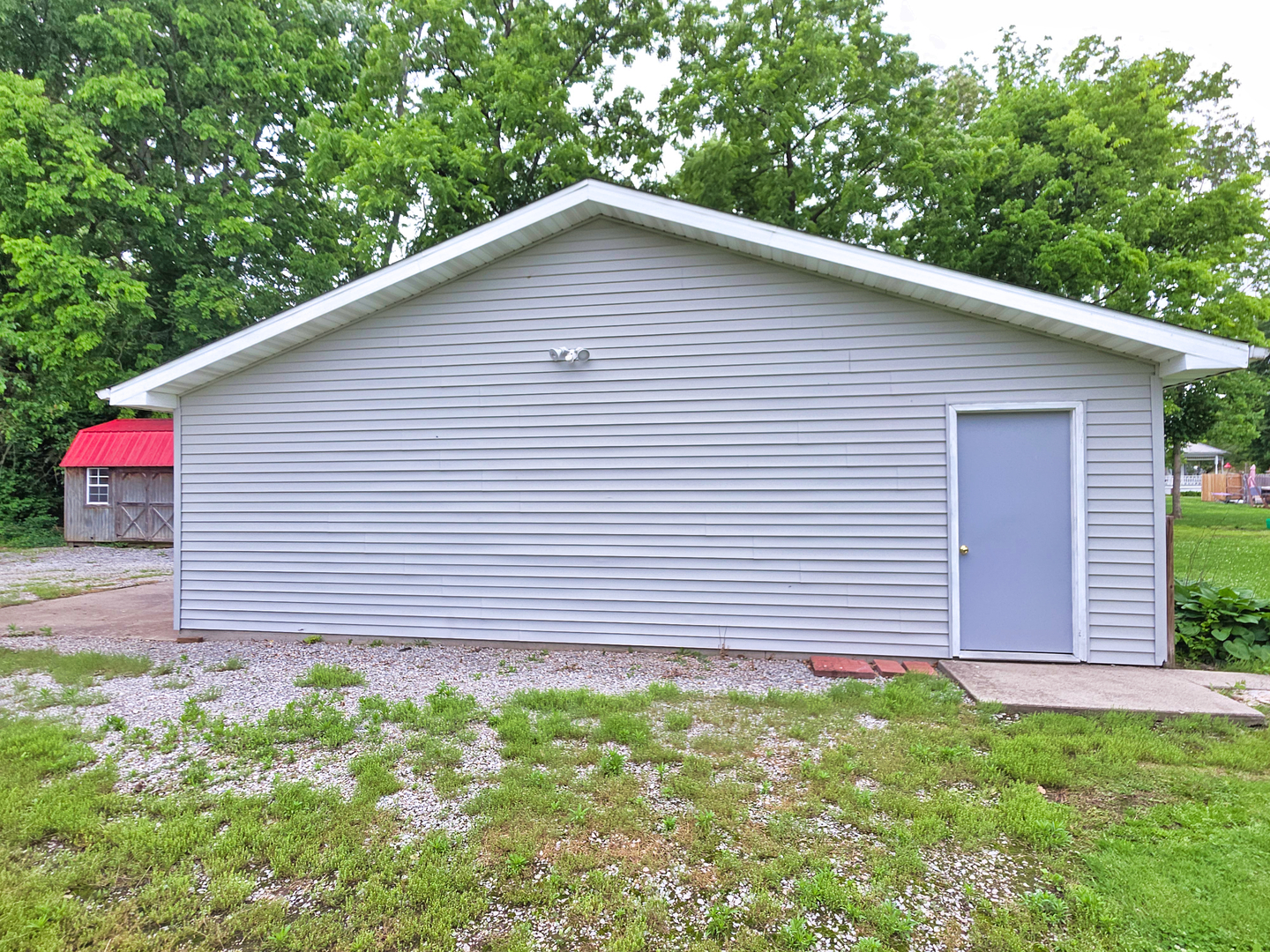 542 Vincennes Avenue Property Photo 96