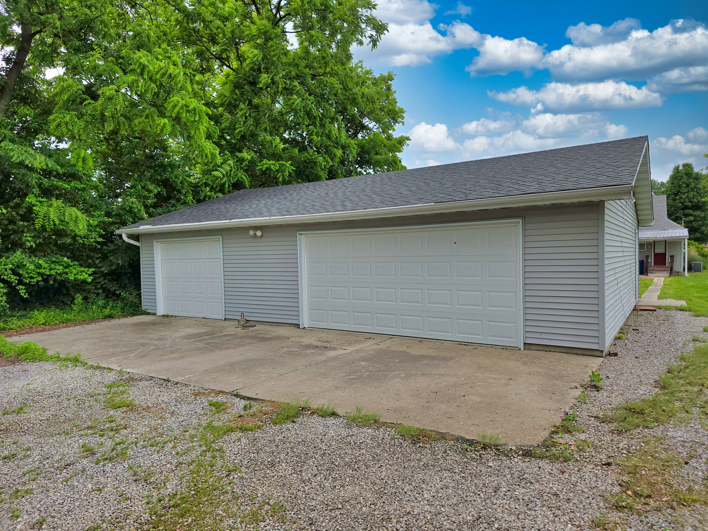 542 Vincennes Avenue Property Photo 98