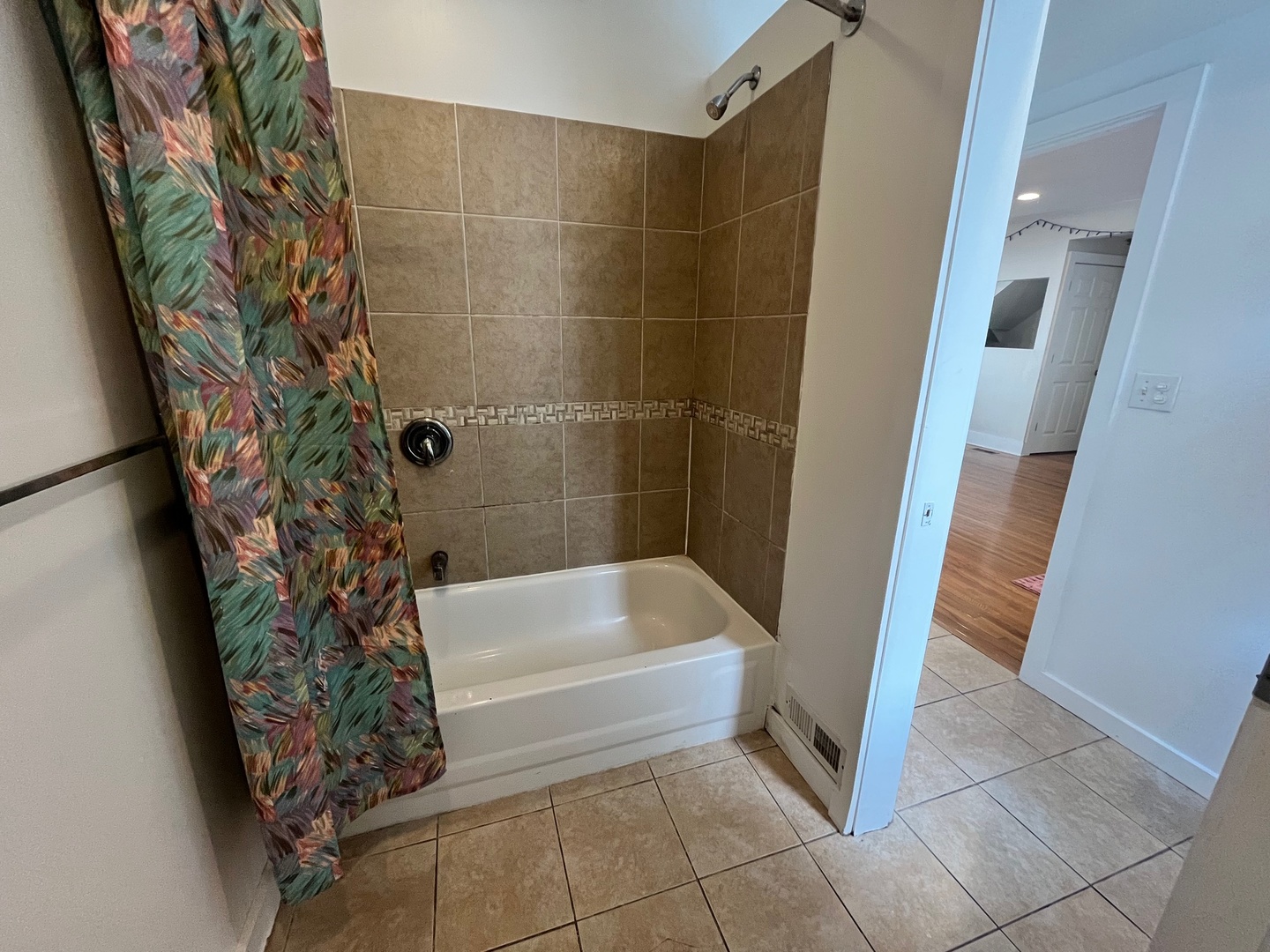 706 W High Street Property Photo 16