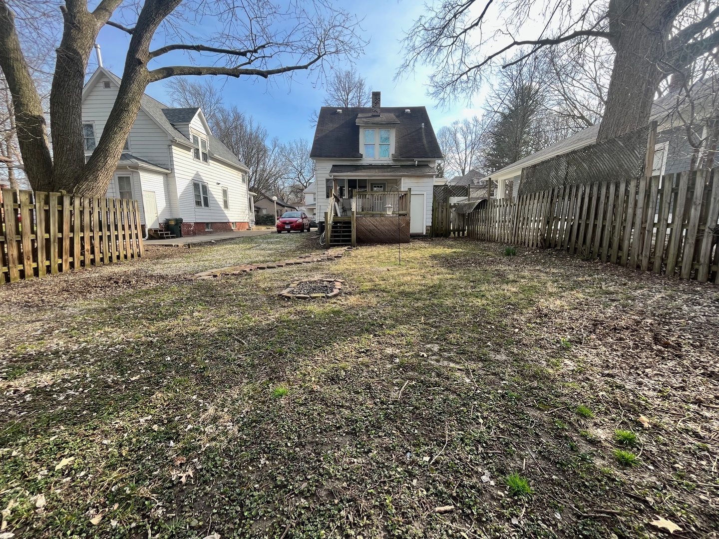 706 W High Street Property Photo 21