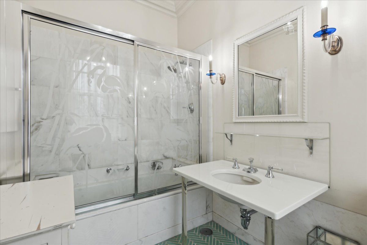 255 N Green Bay Road Property Photo 48