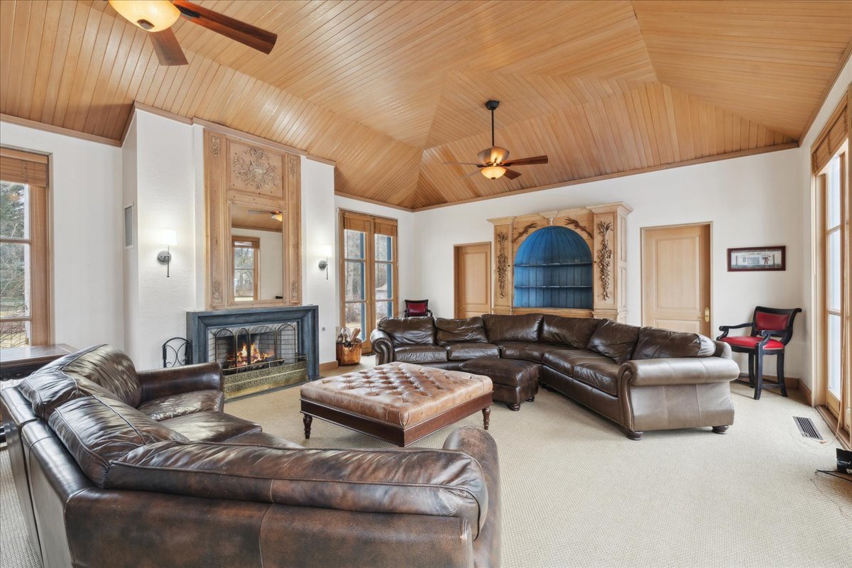 255 N Green Bay Road Property Photo 64