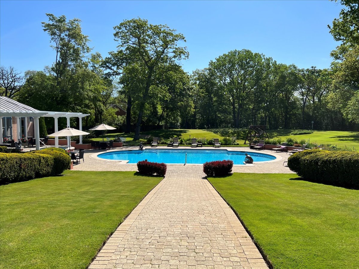 255 N Green Bay Road Property Photo 70