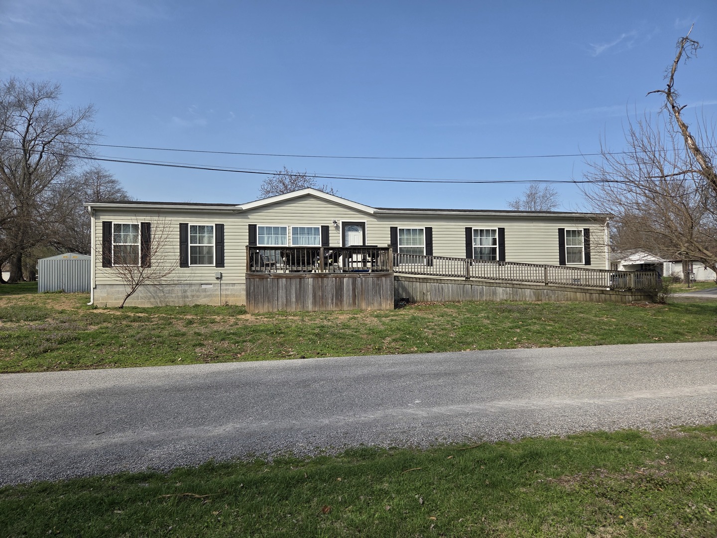 104 S Douglas Street Property Photo 2