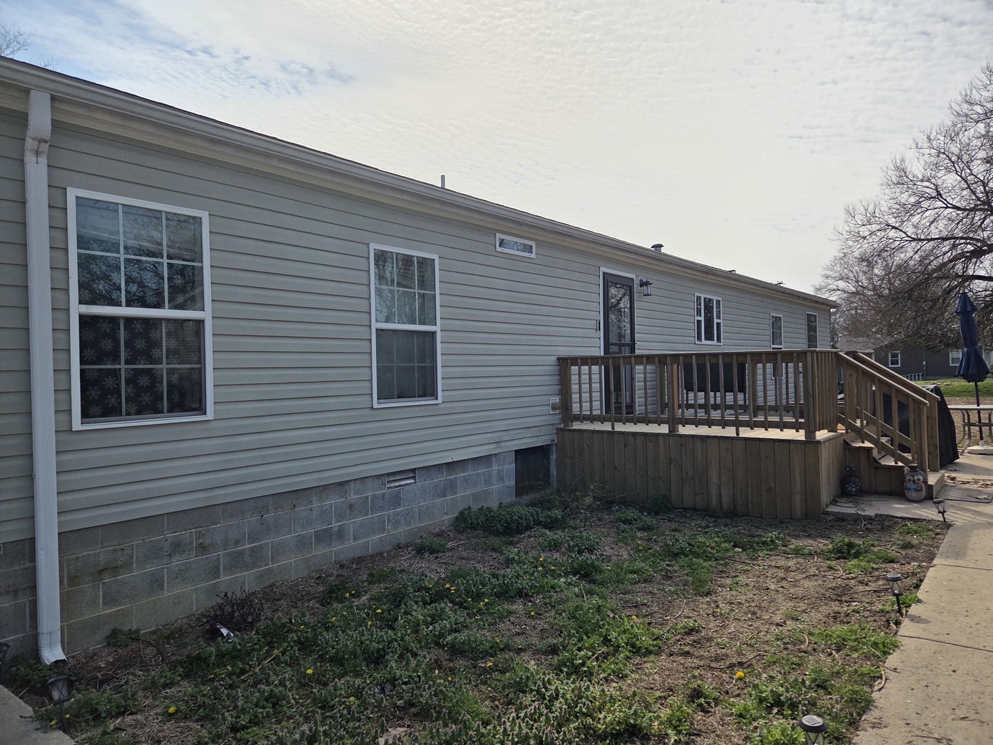 104 S Douglas Street Property Photo 3