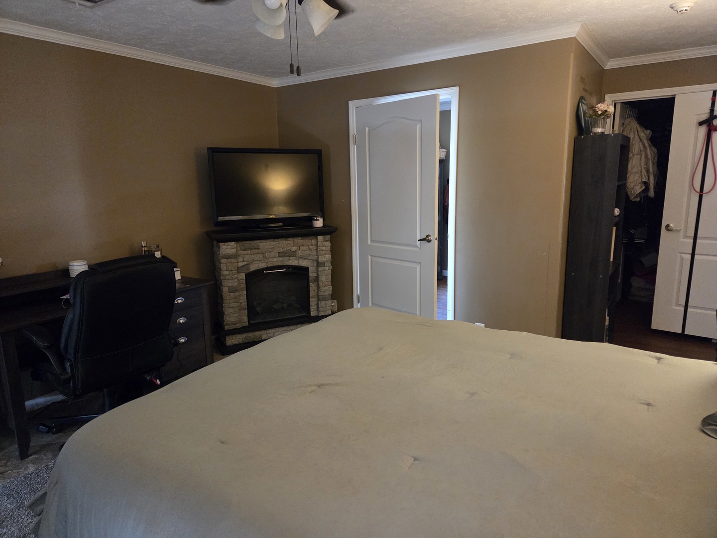 104 S Douglas Street Property Photo 7