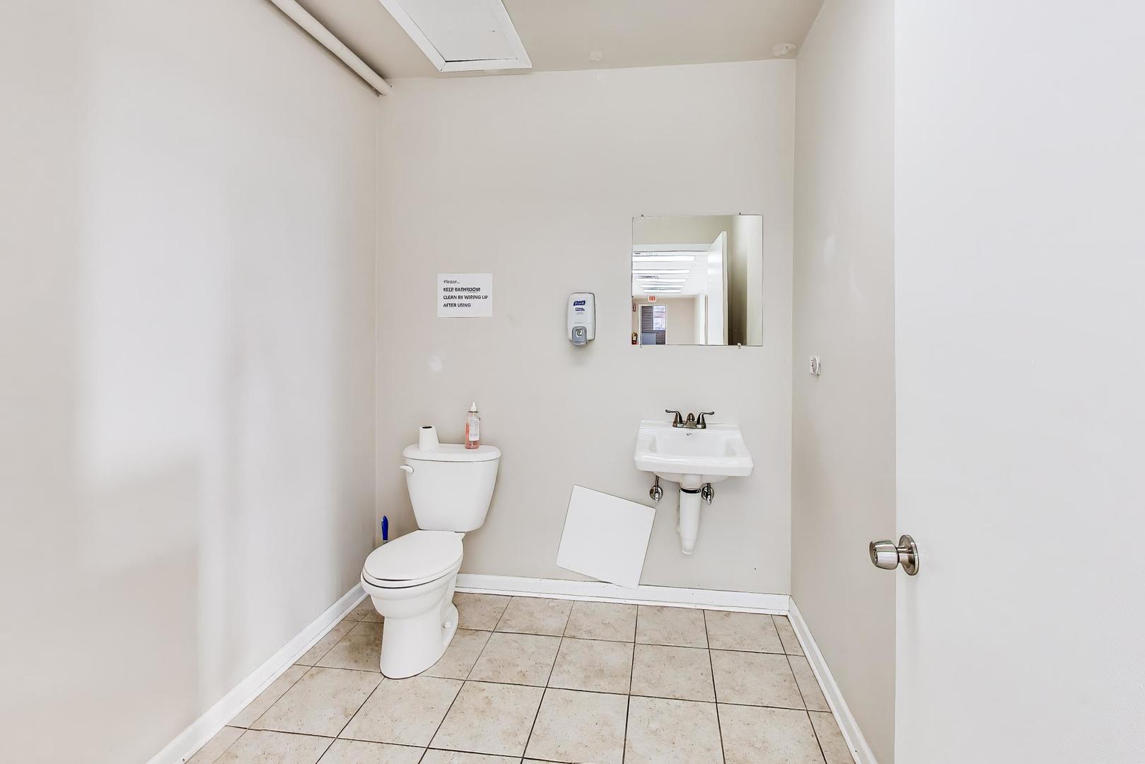 5510 W Montrose Avenue Property Photo 25