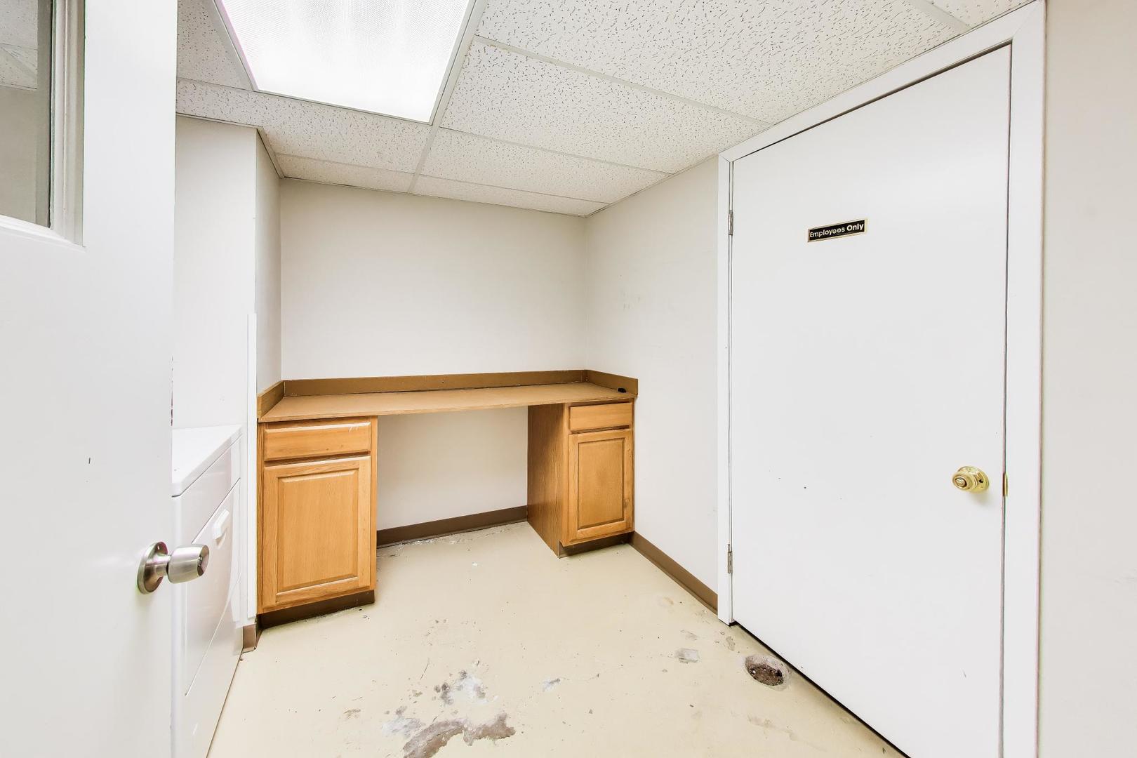 5510 W Montrose Avenue Property Photo 27